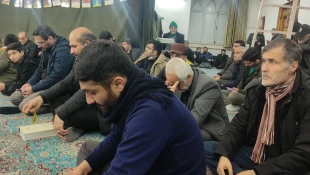 حضور کارکنان و بازنشستگان دانشکده ملی مهارت پسران امام علی(ع) کردکوی در مراسم شهادت امام  و قائد امت حضرت آیت الله سید علی حسینی خامنه ای (رض)  در مسجد جامع شهرستان کردکوی 3