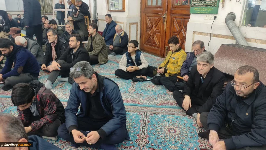 حضور کارکنان و بازنشستگان دانشکده ملی مهارت پسران امام علی(ع) کردکوی در مراسم شهادت امام  و قائد امت حضرت آیت الله سید علی حسینی خامنه ای (رض)  در مسجد جامع شهرستان کردکوی 4